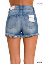 Load image into Gallery viewer, Plus Mid Rise Raw Frayed Hem Denim Shorts
